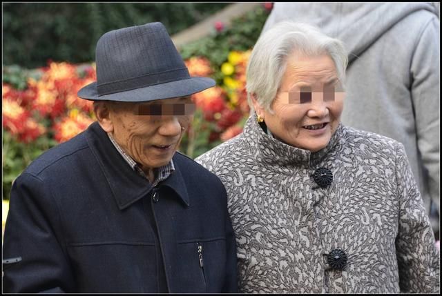 会感到|成为丁克夫妻后，这些人有后悔吗？自由与遗憾并存