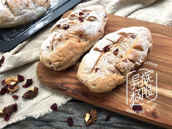  蔓越|蔓越莓鲜葡萄汁软欧包