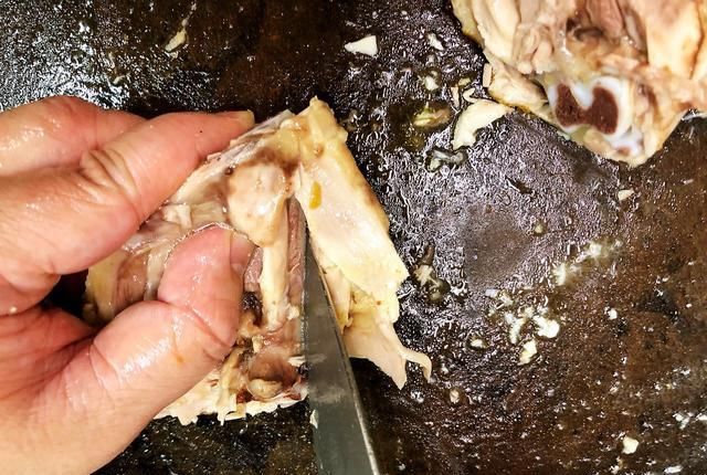  做法|买了很多年，现在才知道，熏鸡做法超简单，在家做干净又放心