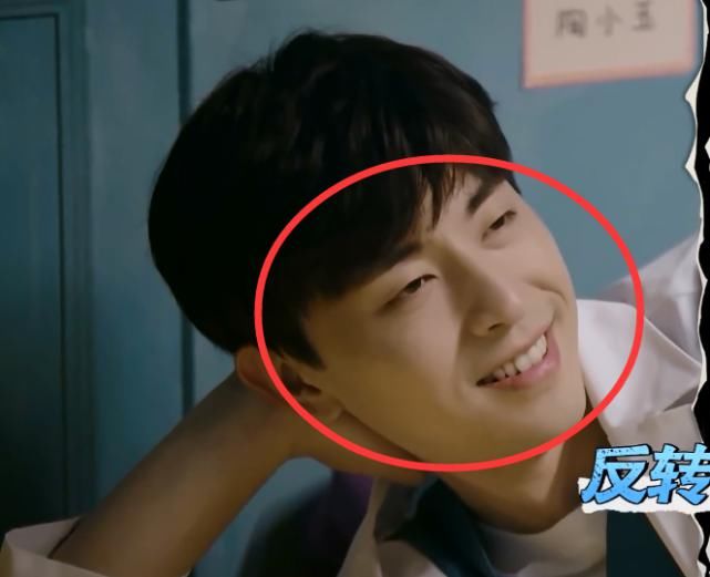  合作|黄明昊霸气捏郭麒麟下巴，弹幕却都在呼唤蔡徐坤
