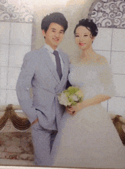  老公|我说我不玩老公非要我玩，最近不能看喜剧了，嘴巴肿了一笑就裂开