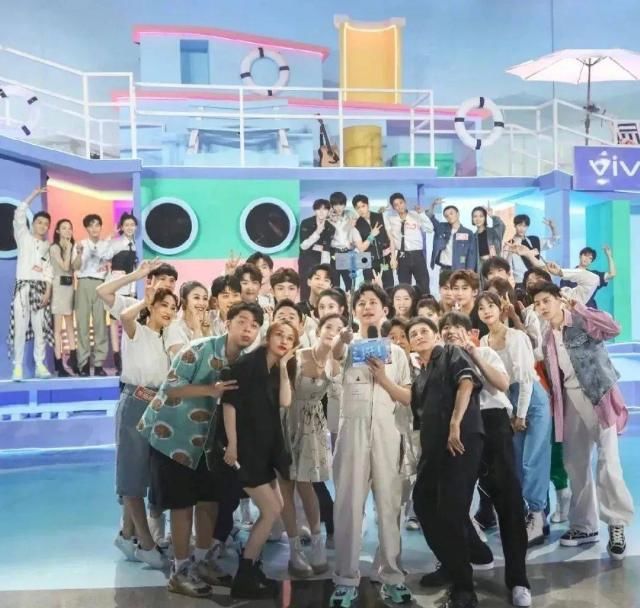  嘎嘎|“综艺咖”熬到了他们的黄金时代？