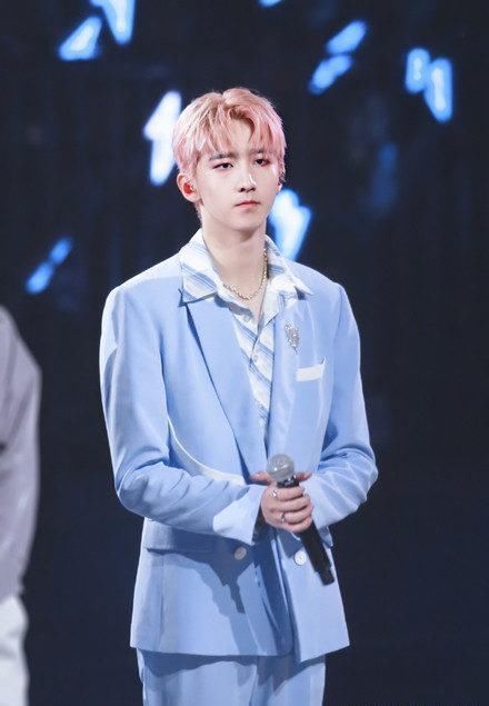  炙热|《炙热的我们》决赛名单出炉，火箭少女成功晋级，R1SE遗憾淘汰