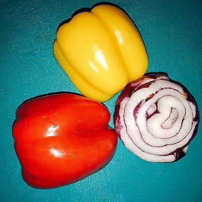  彩椒|黑麦面包芝士烤鸡堡