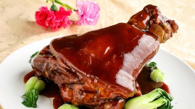 不腻|红烧肘子:快来看看简单的做法,这样做肥而不腻,香嫩软烂!