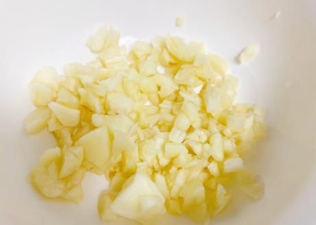  紧致|做水煮虾，冷水下锅还是开水下锅?做对了，虾肉鲜嫩紧致有弹性