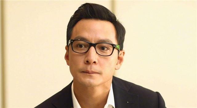  何炅太|当男明星发际线后移，何炅太喜感，胡歌简直没眼看