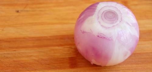  做法|洋葱拌木耳的家常做法，简单又美味，特别爽口