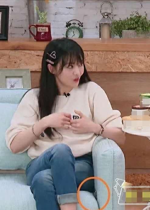  郑爽|郑爽再翻车？“假喝”遭杨迪当场揭穿太尴尬，综艺划水已不止一次