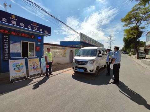  交通安全宣|交警走进农家乐开展宣传送安全