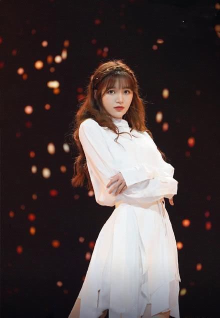 乐华选手|《青春有你2》主题曲评级,乐华再无强者,孟美岐吴宣仪已成过去