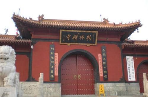 高明|?明朝看重长城的修建,清朝看重修庙之事,哪个朝代算的上高明?