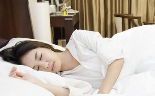 身体|睡觉时,别忽视身体的几个“变化”,早知道早受益,了解下