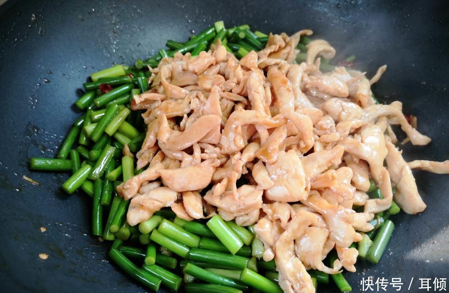 少许|晚餐老公做了2菜一汤,成本没超20元,晒朋友圈,朋友:太寒酸了