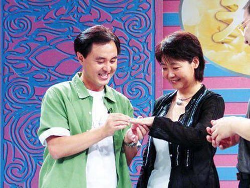  演艺事业|国家一级演员萨日娜：丈夫花258元把她娶走，“啃夫”6年，太幸福