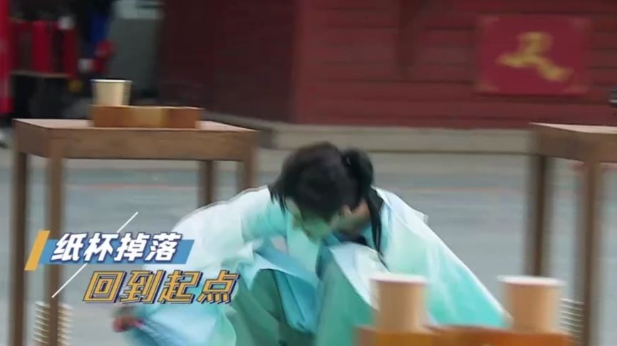  奔跑|爆笑！《奔跑吧》蔡徐坤、郭麒麟、沙溢体验趾压板，痛成表情包！