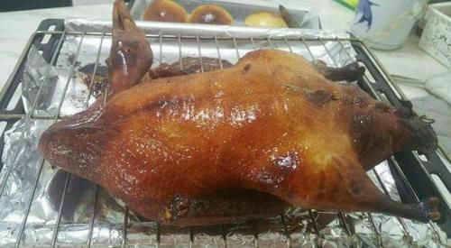 鸭子都|祖孙三代只卖一种美食,160元一只,每天做50只,卖30只就关门