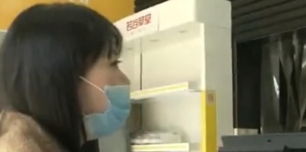 顾客|顾客干洗被拒!老板指责其不回消息,女子反怼:你是我爹还是我娘