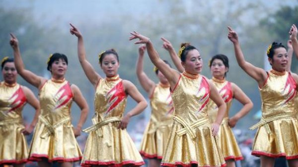  痴迷|为何奉劝女人“别痴迷”跳广场舞？3个退休女人说出心里的痛！