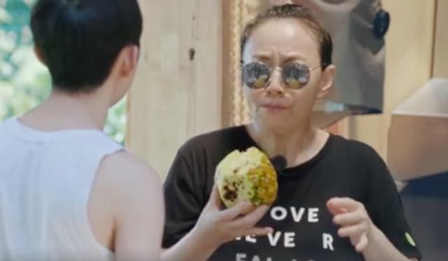 垃圾|老艺术家宋丹丹节俭啃变质水果,坐拥千万豪宅却执着吃厨余垃圾