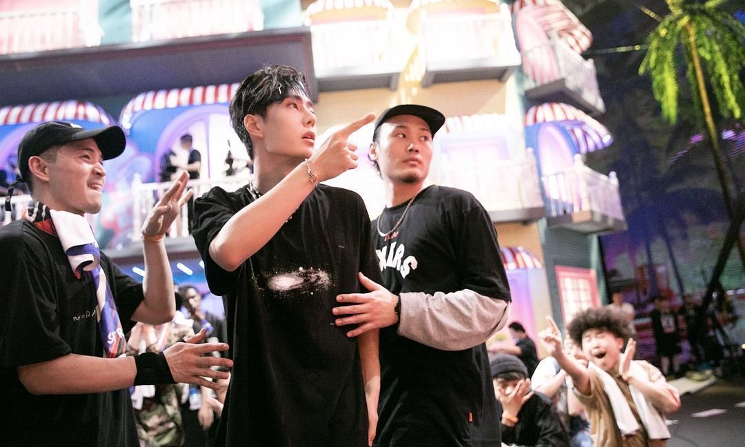  姐姐|《街舞3》又出新招？有黄渤带节奏还不够，还要请姐姐团来跳街舞