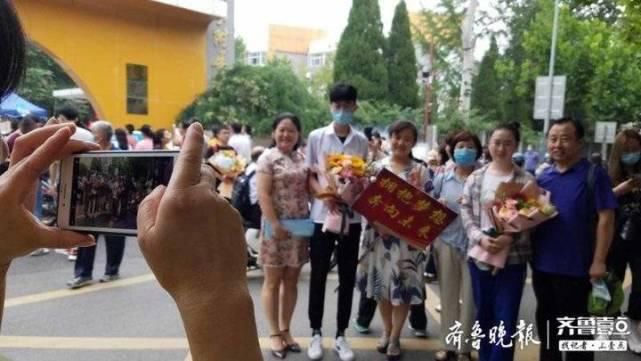  考生|壹起见证新高考｜高考结束，考生没啥感觉，家长却激动哭了