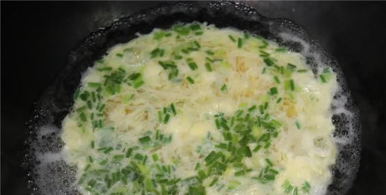  抢光|吃了半辈子鸡蛋，这种做法还是头一回见，营养高蛋白，上桌就抢光