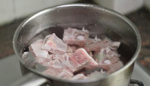 不膻|炖羊汤时,别只会放花椒,多加一样水果,汤鲜肉美,不膻不腥