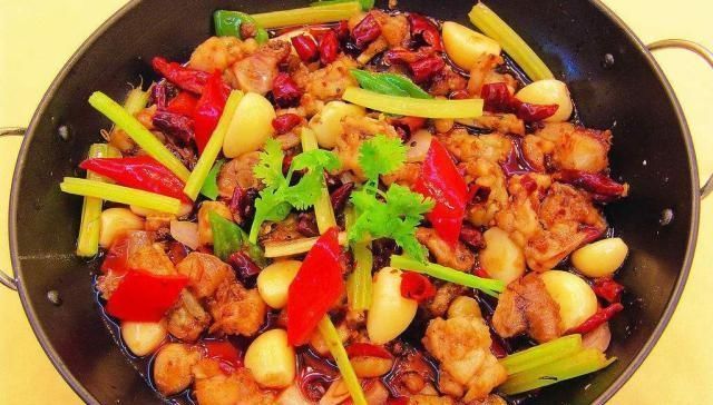 在家|在家制作干锅鸡,麻辣鲜香,外焦里嫩,香辣入味,开胃又下饭