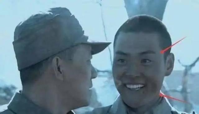 魏和尚|亮剑和尚被“禁食猪肉”,老版一脸馋相,你看新版的他在干嘛