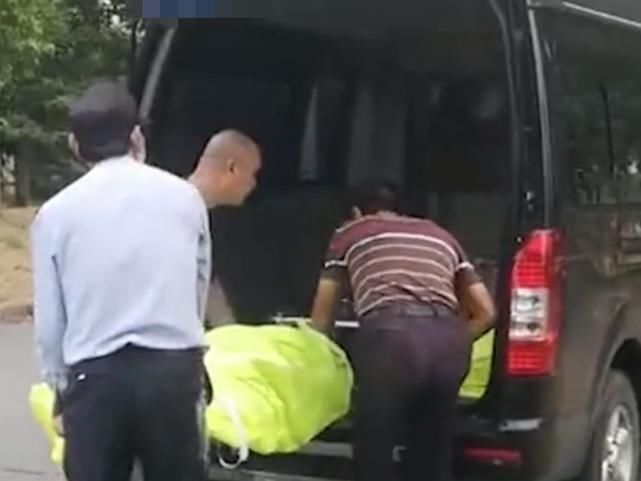 女孩|13岁单亲女孩觉得拖累母亲，留遗书跳河自尽：我就是个彻头彻尾的废物