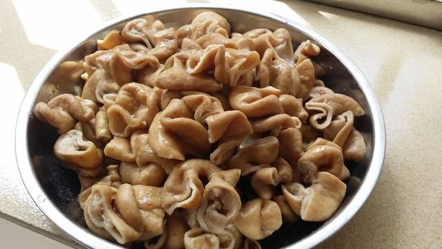 肥肠|重口味的菜---肥肠煲海带皮