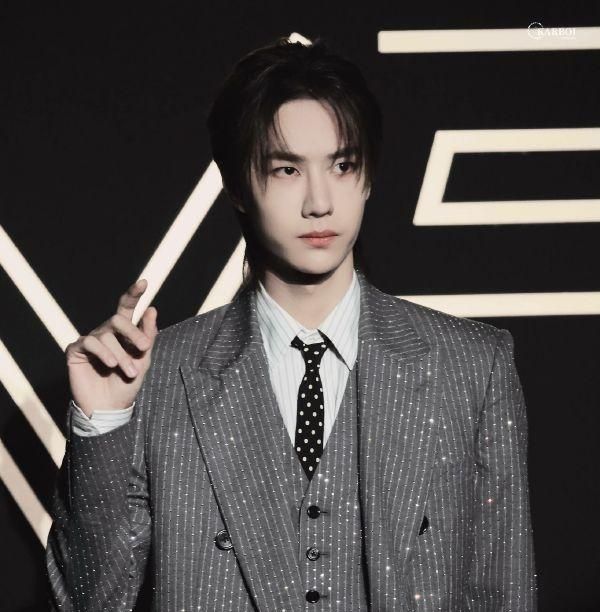  节目|王一博“口误”著名场景: 用酒代替水没什么