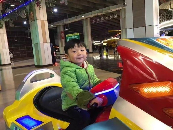  周末|周末和比亚迪e3一起，带孩子们出去玩儿！