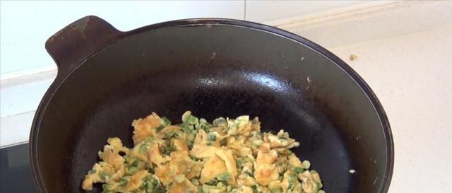 家庭美食|蒜苗炒鸡蛋，先炒蒜苗还是鸡蛋教你小技巧，味道鲜上鲜，太香了