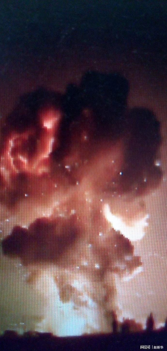  四川|四川广汉1鞭炮厂爆炸，坦克和水炮都参与救援，现场腾起“蘑菇云”