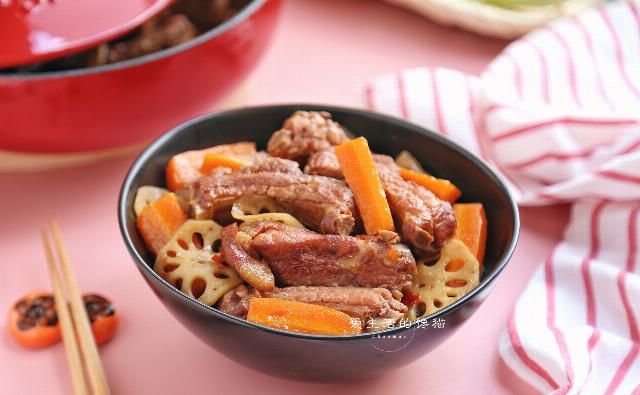  鲜嫩|做排骨，千万别焯水，2个小秘诀，喷香出锅，不腥不柴鲜嫩无比