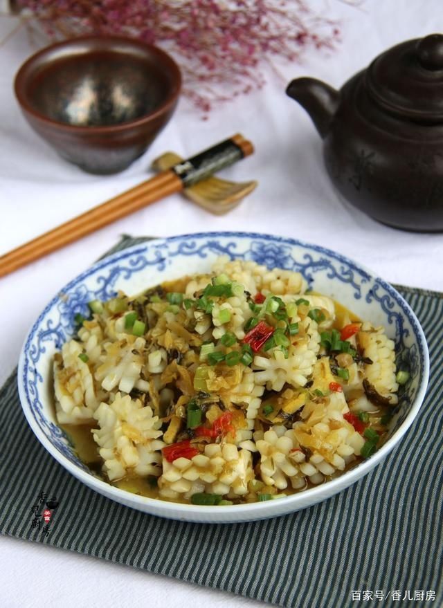  鱿鱼花卷|天一热，家里最馋这菜，鲜辣酸爽，肉嫩肥美，开胃下饭