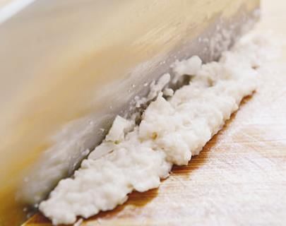 酥软|用春卷皮做一道美味小吃,金黄酥软,鲜香十足,快来试试