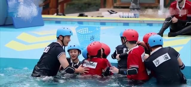  表现|张大大软弱表现让人喷饭，有一点却强过李晨，网友: 看出真实性格