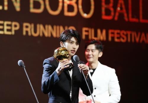  青春有你2|导师离开青你2：蔡徐坤录跑男，Lisa新歌曝光，看到EllA羡慕了