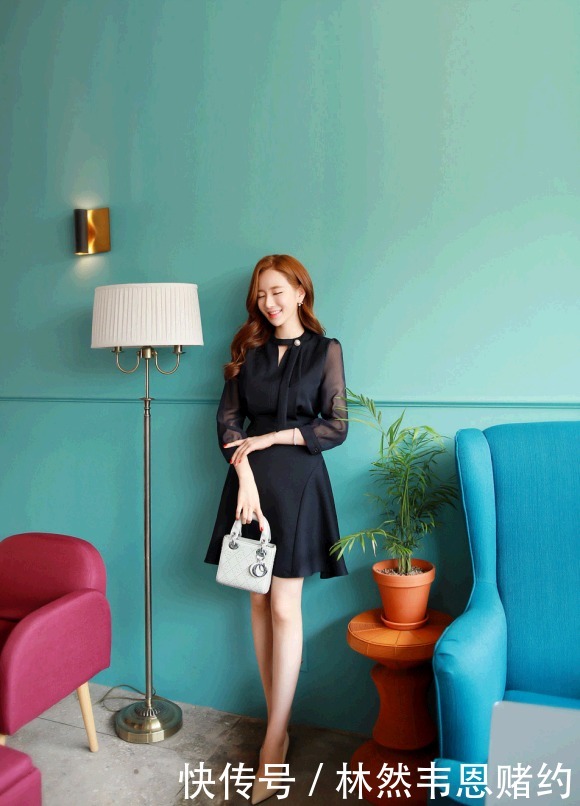  连衣裙|晴天美图：李妍静，珍珠点缀荷叶边连衣裙