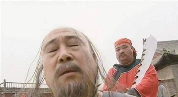 砍头|古代死刑犯被砍头时，都会十分听话，自觉跪下，有2个原因不得不跪