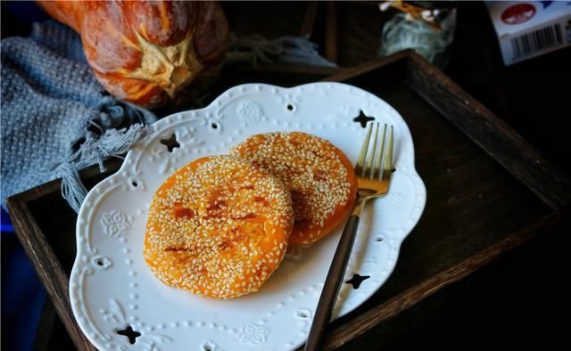  香甜|半个南瓜，1把糯米粉，不用水不用油，软糯香甜还拉丝