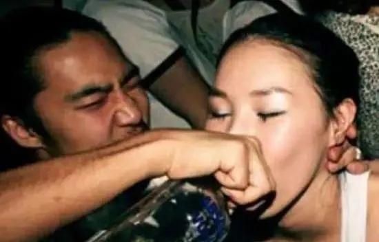 哭诉|韩国女将遭施暴自杀，其父哭诉：报警5个月都没人管
