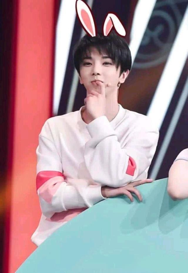 杨颖|杨颖画功让人惊叹,华晨宇表演《无间道》和《审讯》引发系列问题