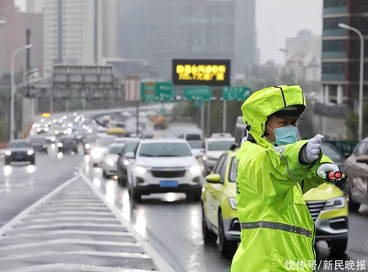 端午假期将至，上海交警加强风雨季节道路交通安全管理