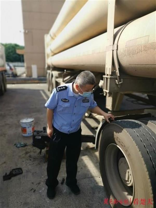  敲警钟|夏季疲劳驾驶事故多发，交警来到辖区重点运输企业敲警钟