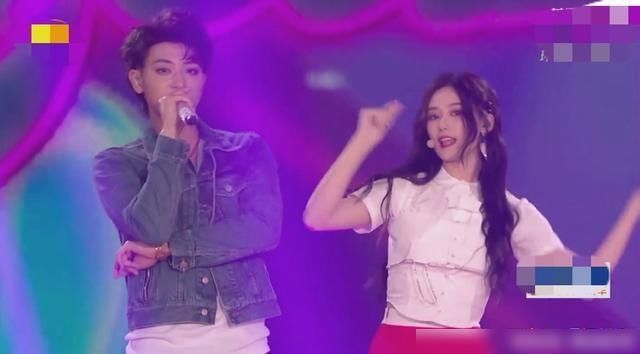  结婚|黄子韬徐艺洋牵手唱甜歌，网友调侃不结婚难收场，其实男方在避嫌