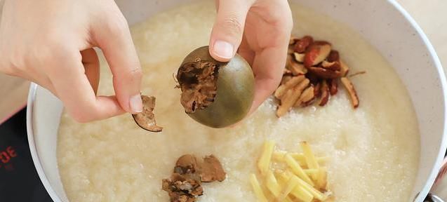 入秋|入秋后,吃梨正应季,不加一滴水,秋梨膏方子分享给大家